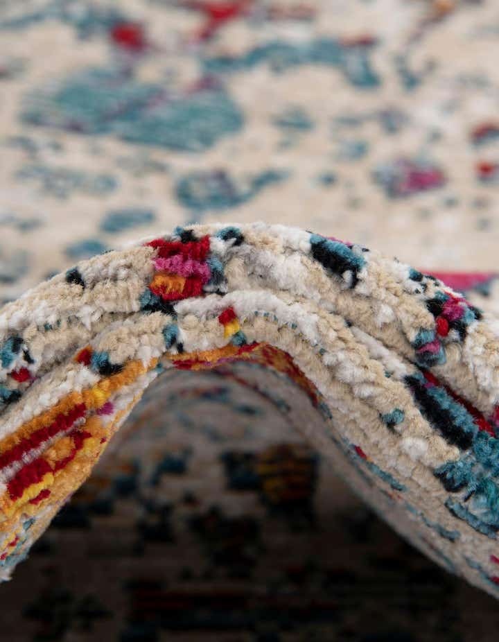 5' 3 x 5' 3 Amulet Round Rug