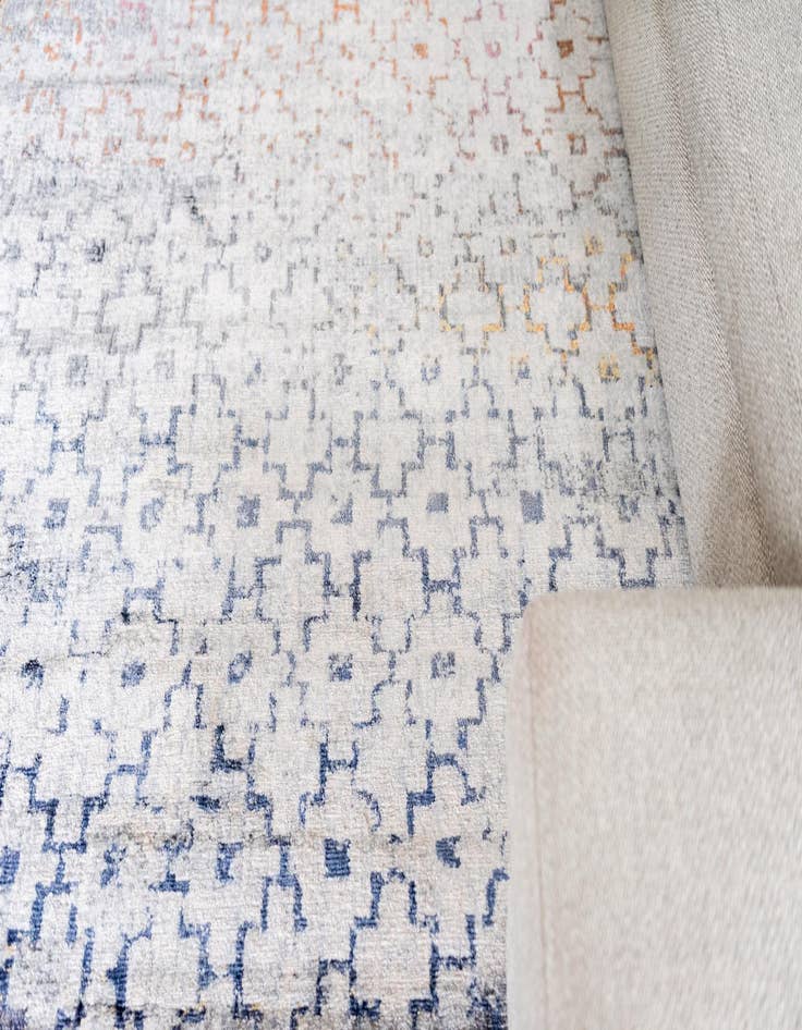 Detail image of 8' x 8' Apollo Round Rug