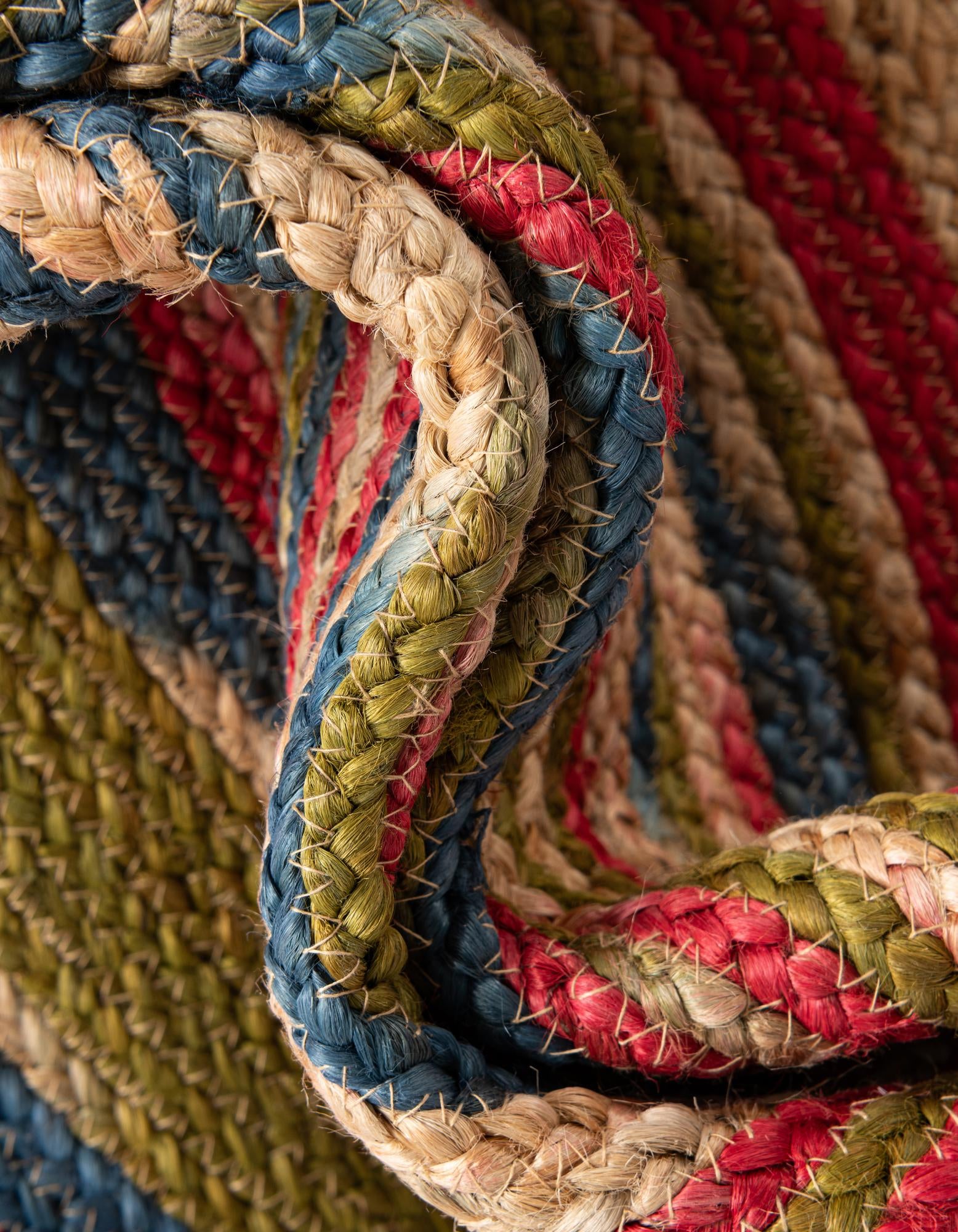 5' 1 x 5' 1 Handmade Braided Jute Round Rug