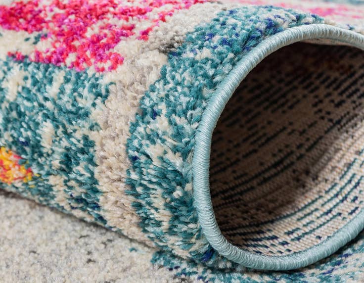 Detail image of 8' x 8' Washable Carnevale Round Rug