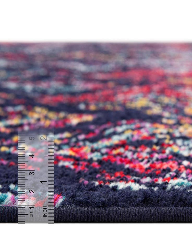 Detail image of 3' x 3' Carrington Round Rug