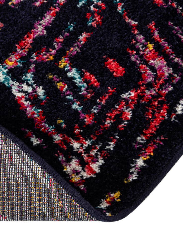 Detail image of 3' x 3' Carrington Round Rug