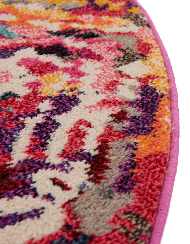 Detail image of 8' x 8'  Washable Casablanca Round Rug