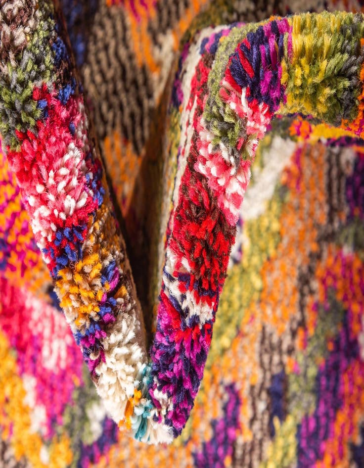 Detail image of 6' x 6'  Washable Casablanca Round Rug