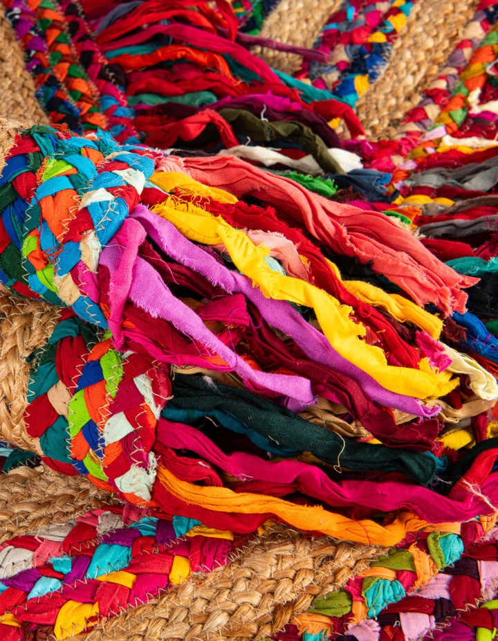 4' 1 x 4' 1 Hand Braided Chindi Jute Round Rug