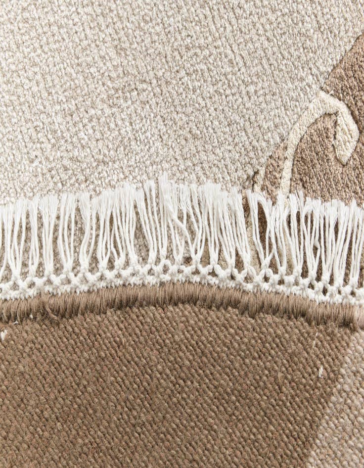 Detail image of 6' 6 x 6' 6  Hand Knotted Darya Wool Round Rug