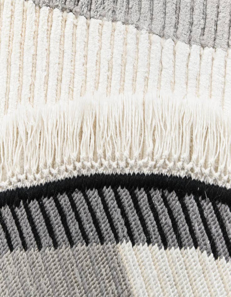 Detail image of 6' 3 x 6' 3 Hand Knotted Darya Wool Round Rug