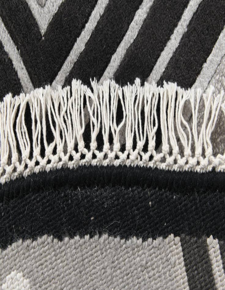 Detail image of 6' 5 x 6' 5  Hand Knotted Darya Wool Round Rug