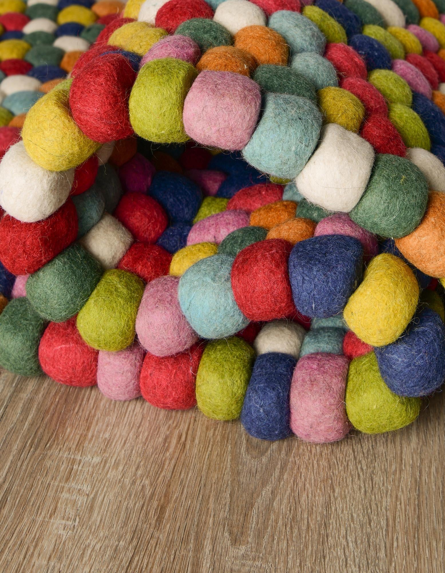 5' x 5' Felt Ball Wool Round Rug