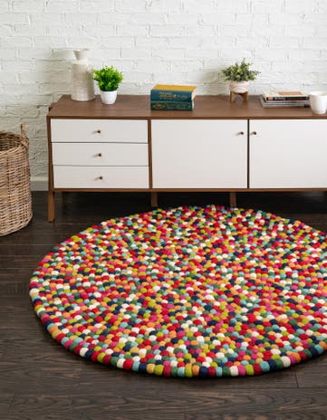 7' 10 x 7' 10 Felt Ball Wool Round Rug