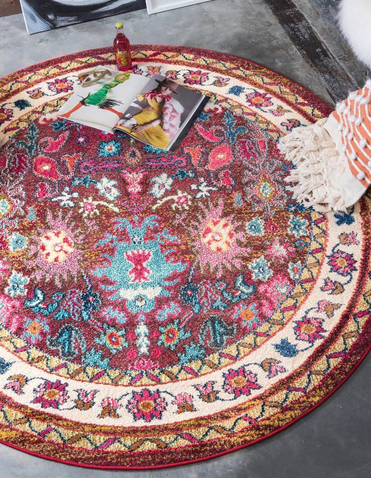 Detail image of 8' x 8' Washable Fleur Round Rug