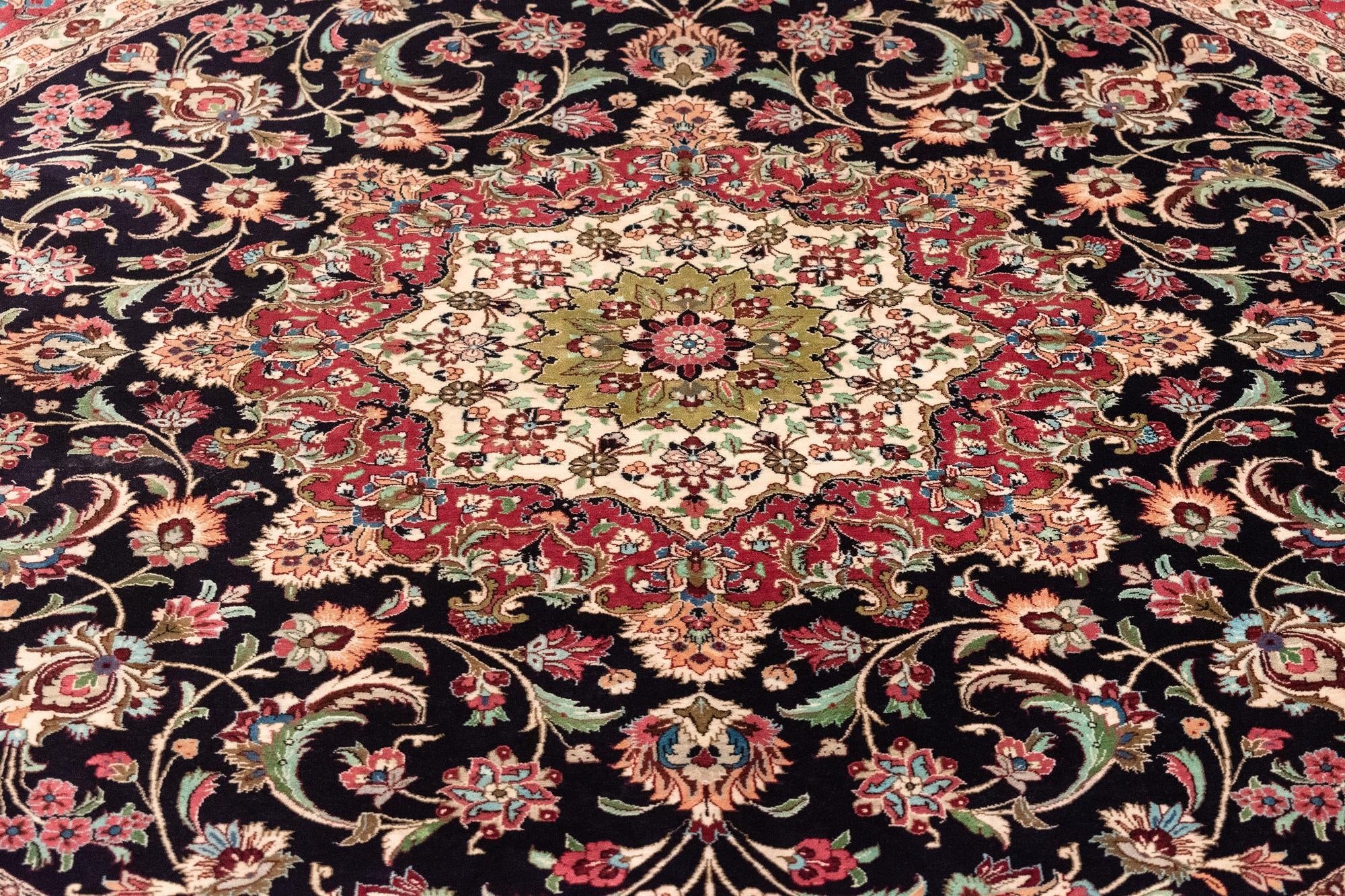 6' 7 x 6' 7 Ghom Silk Round Rug