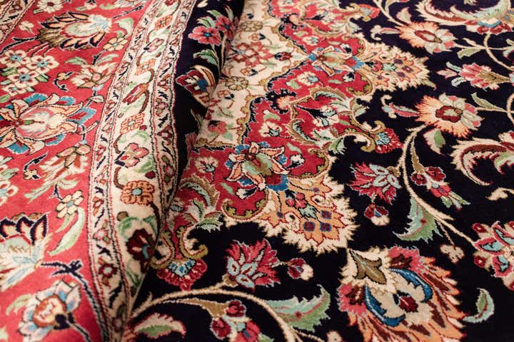 6' 7 x 6' 7 Ghom Silk Round Rug