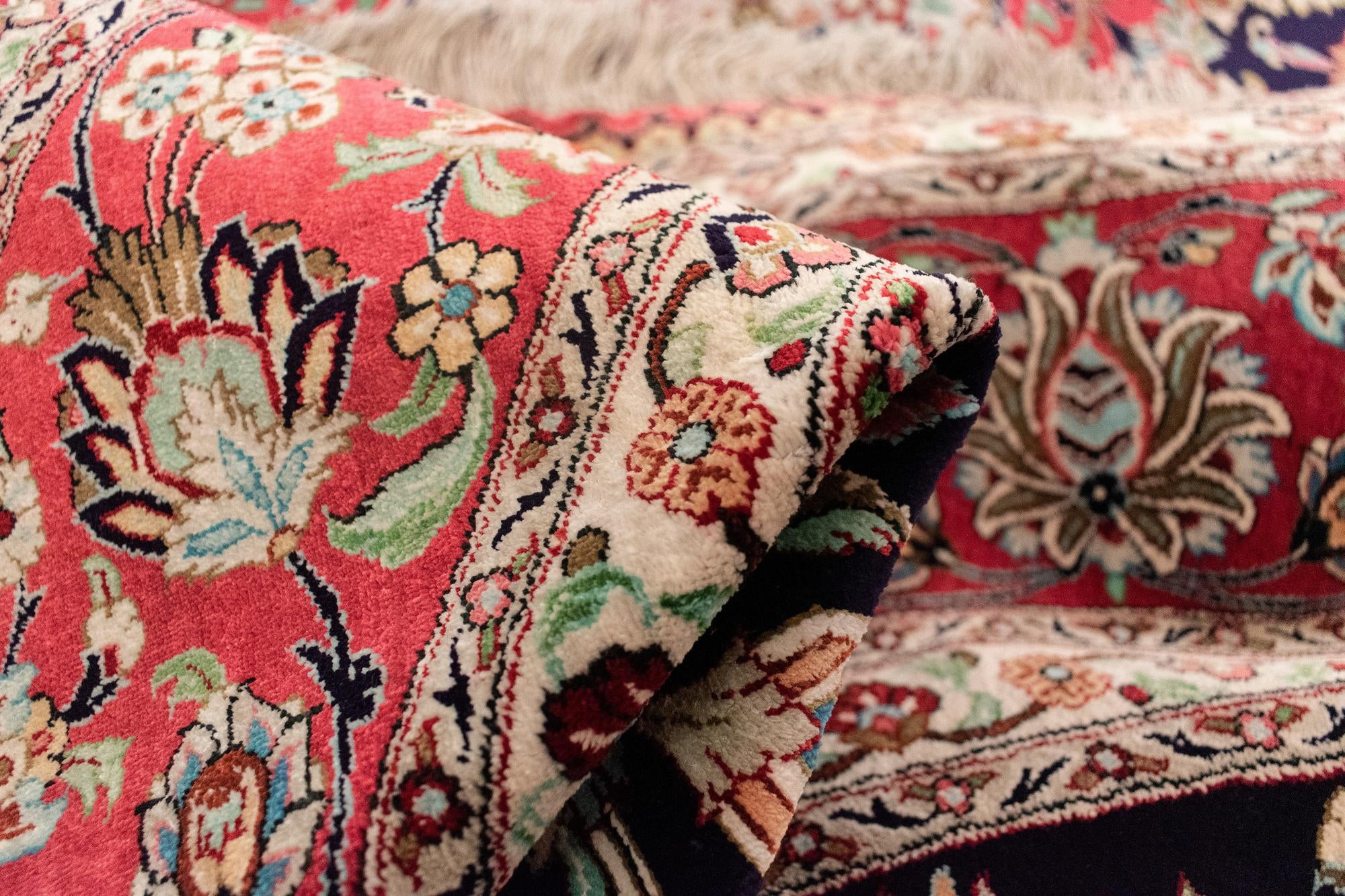 6' 7 x 6' 7 Ghom Silk Round Rug