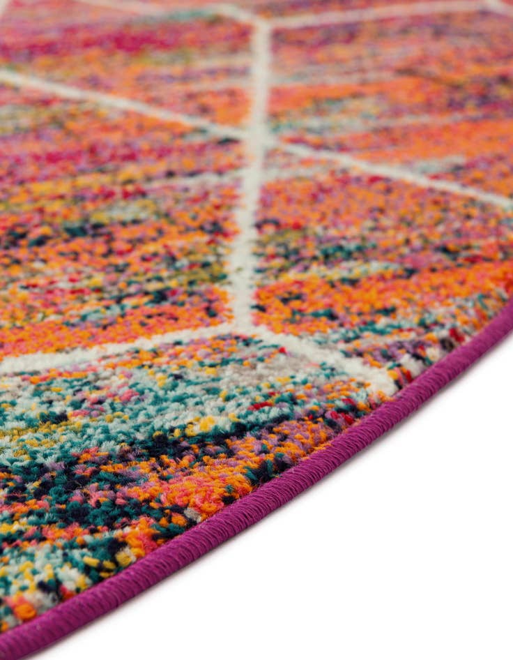 Detail image of 4' x 4' Lattice Frieze Round Rug