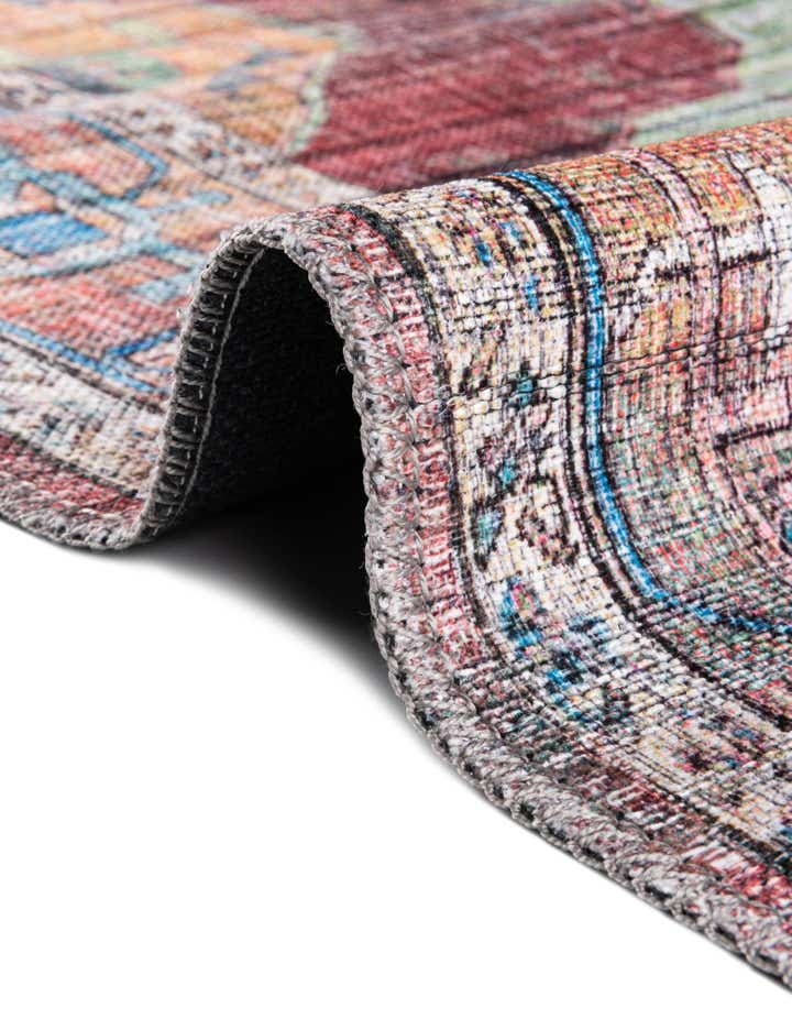 5' 3 x 5' 3 Washable Maahru Round Rug