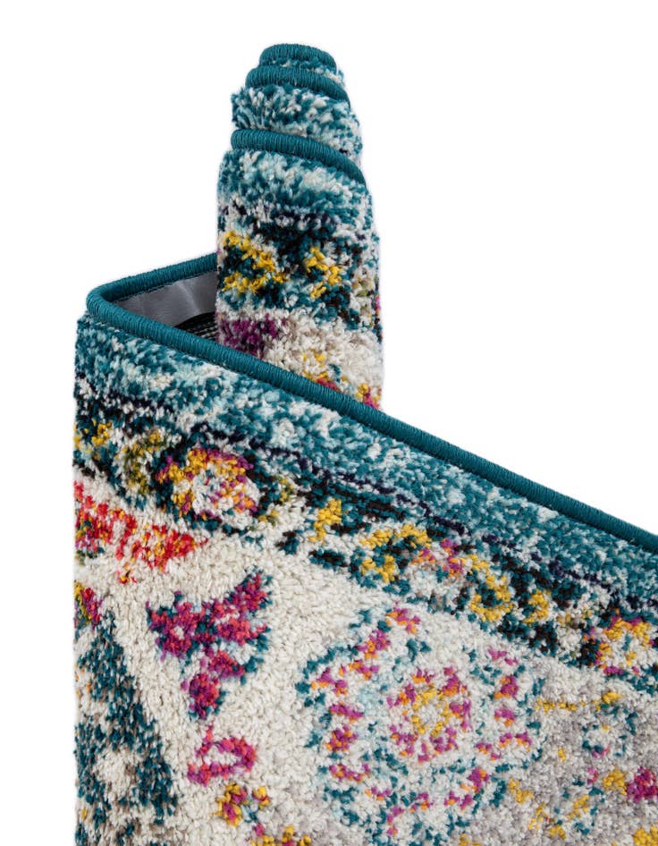 Detail image of 7' 10 x 7' 10 Madeline Round Rug