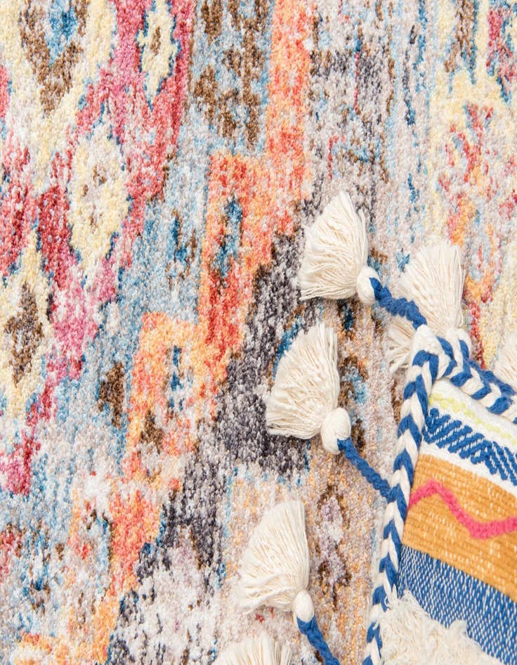 Detail image of 8' x 8' Madrid Round Rug