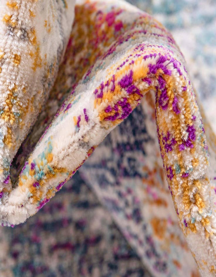 Detail image of 3' 7 x 3' 7 Malibu Round Rug