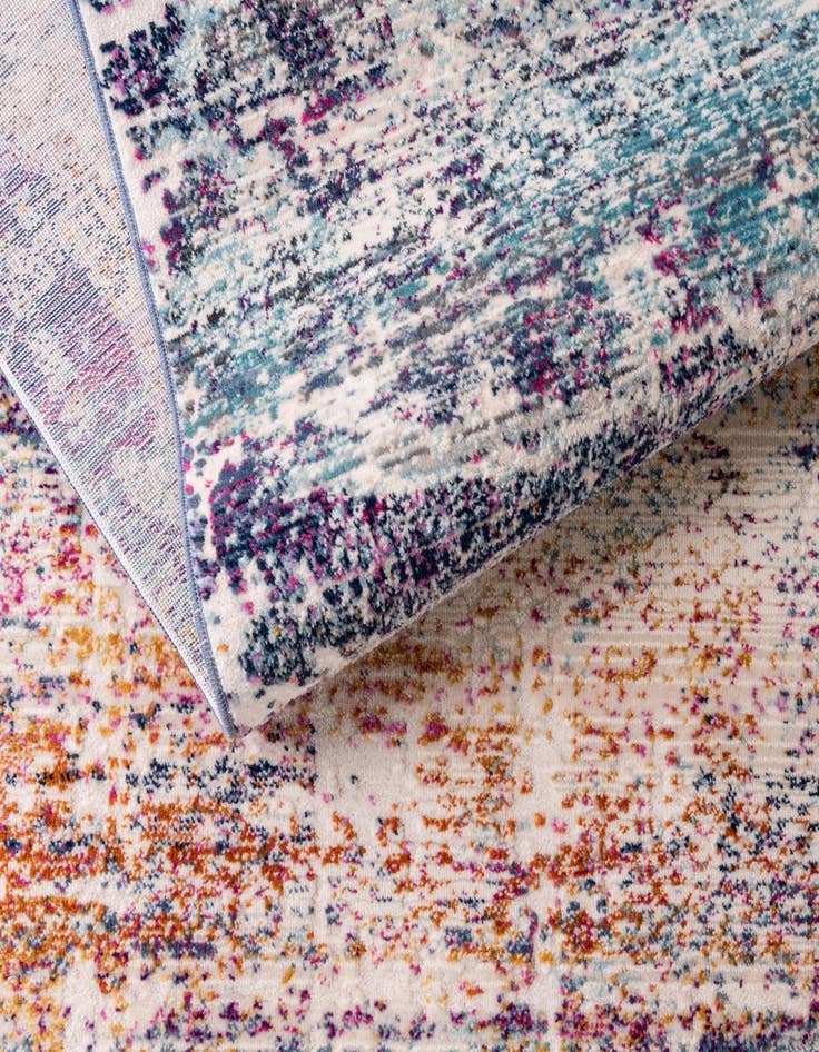 Detail image of 3' 7 x 3' 7 Malibu Round Rug