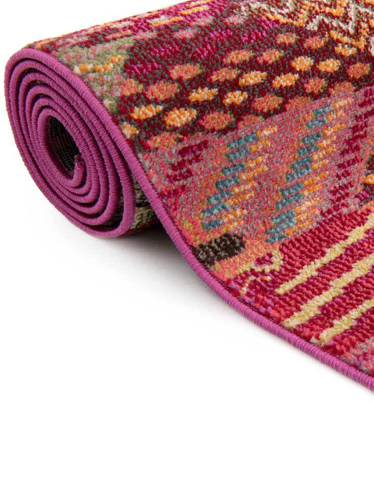 Detail image of 8' x 8' Washable Mesa Round Rug