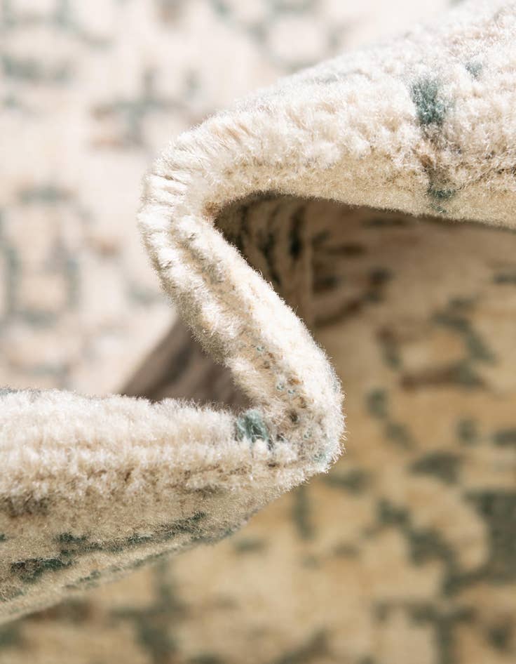 Detail image of 3' 3 x 3' 3 Mojave Round Rug