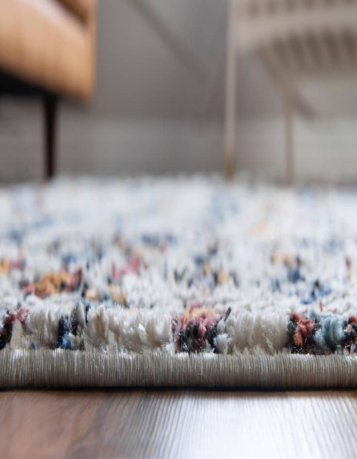 Detail image of 7' x 7' Morocco Round Rug