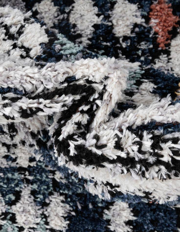 Detail image of 3' 3 x 3' 3 Morocco Round Rug