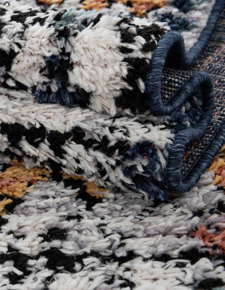 Detail image of 3' 3 x 3' 3 Morocco Round Rug