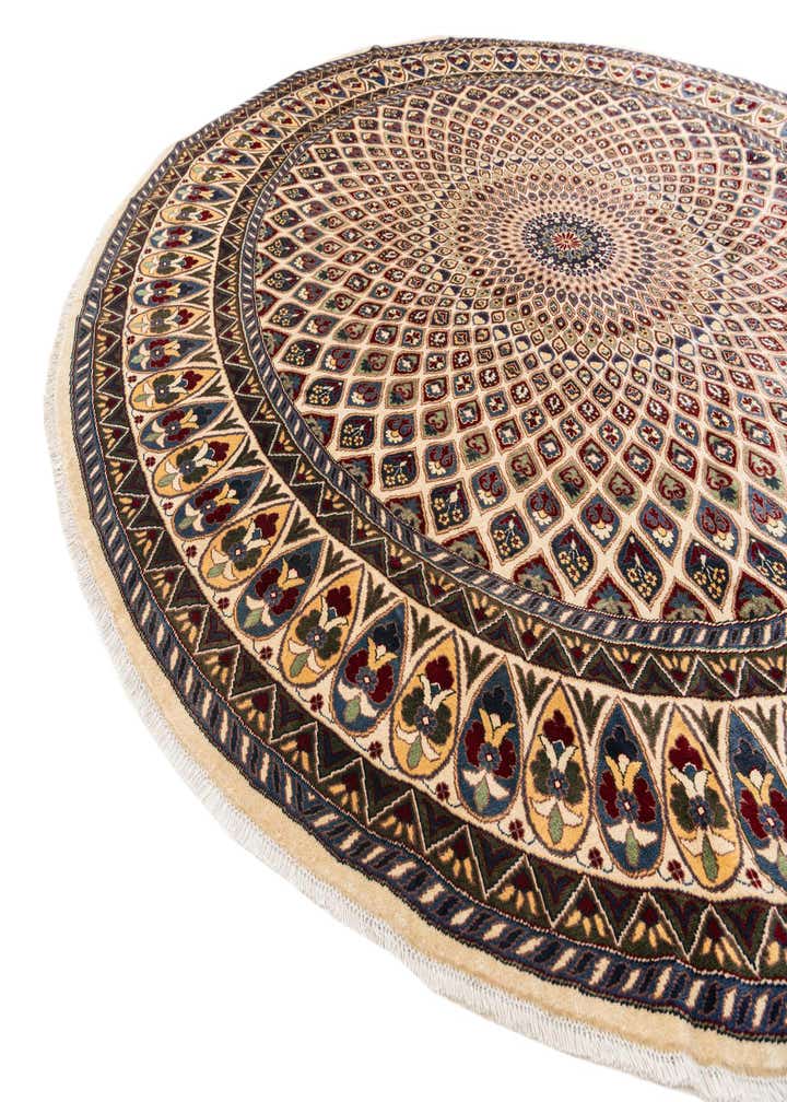 9' 10 x 10' Hand Knotted Nain Round Rug