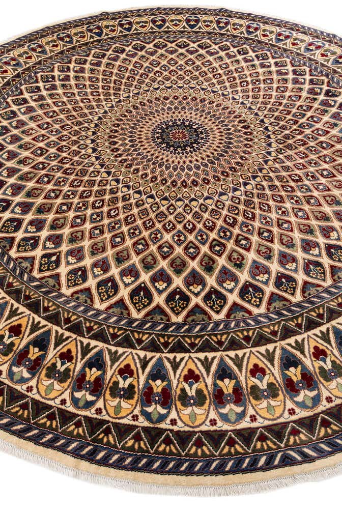 9' 10 x 10' Hand Knotted Nain Round Rug