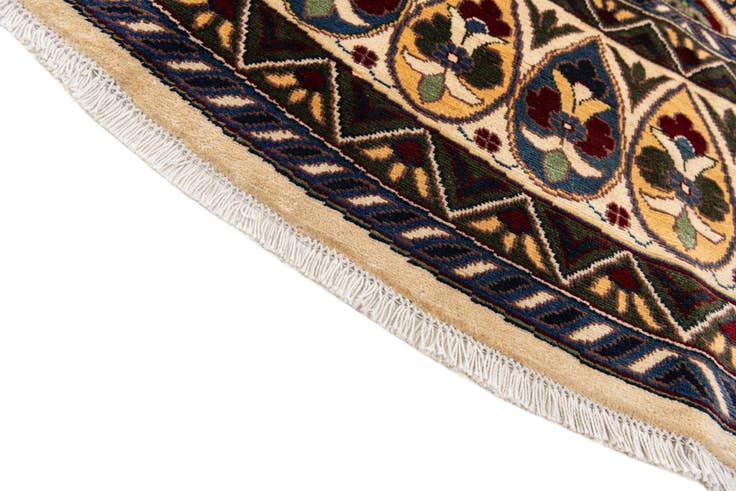 Detail image of 9' 10 x 10' Hand Knotted Nain Round Rug