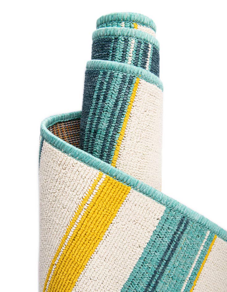 Detail image of 3' x 3' Easy-Clean Border Indoor / Outdoor Round Rug