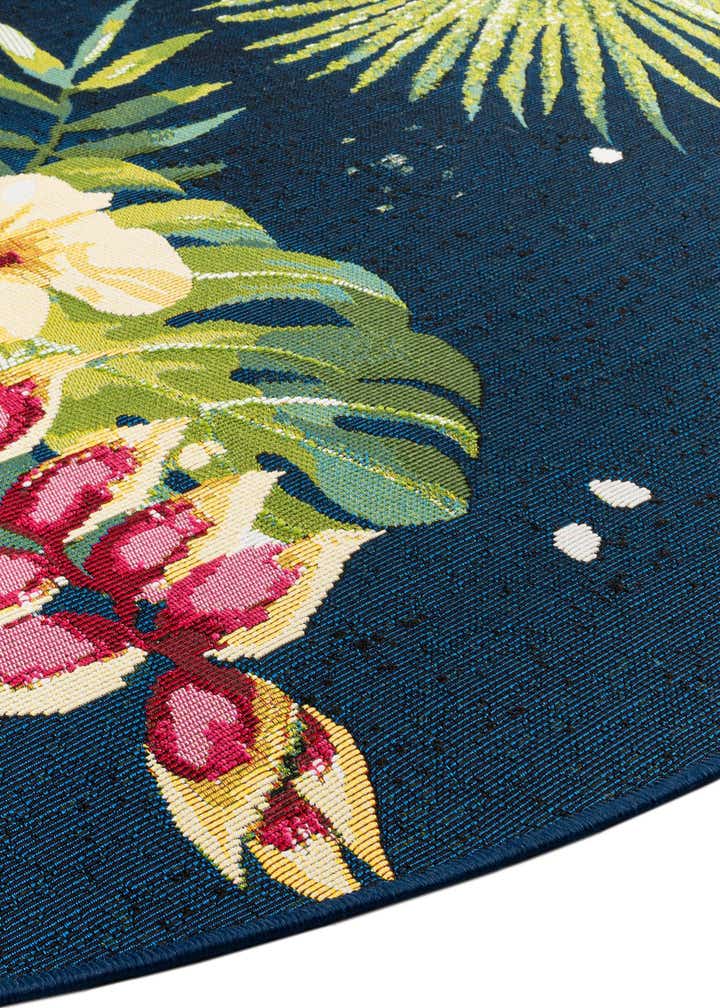 7' 10 x 7' 10 Easy-Clean Botanical Indoor / Outdoor Round Rug