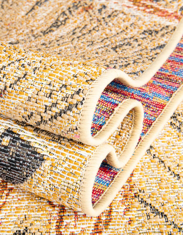 Detail image of 3' x 3'  Washable Botanical Indoor / Outdoor Round Rug