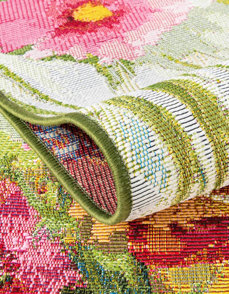 Detail image of 5' x 5' Easy-Clean Botanical Indoor / Outdoor Round Rug