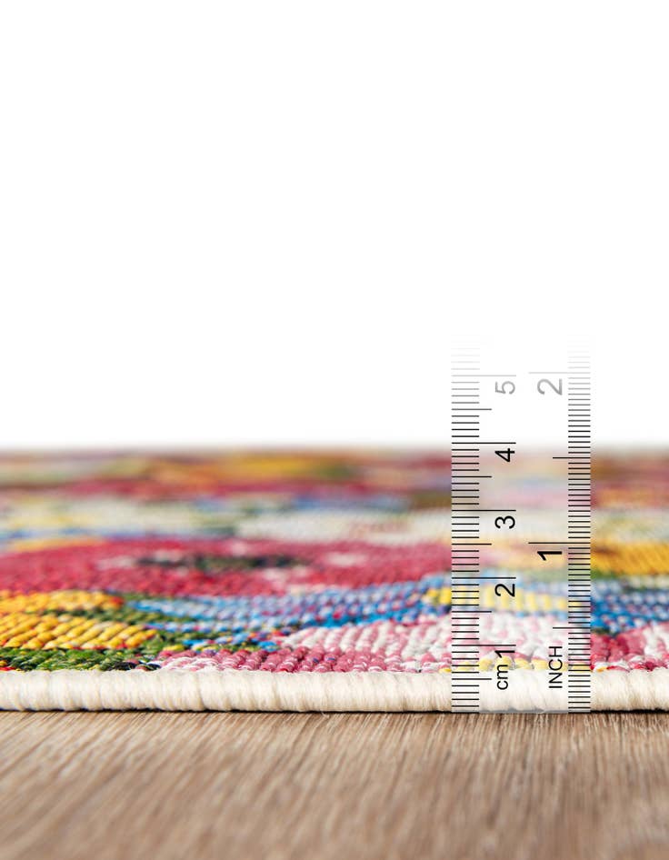 Detail image of 4' x 4'  Washable Botanical Indoor / Outdoor Round Rug