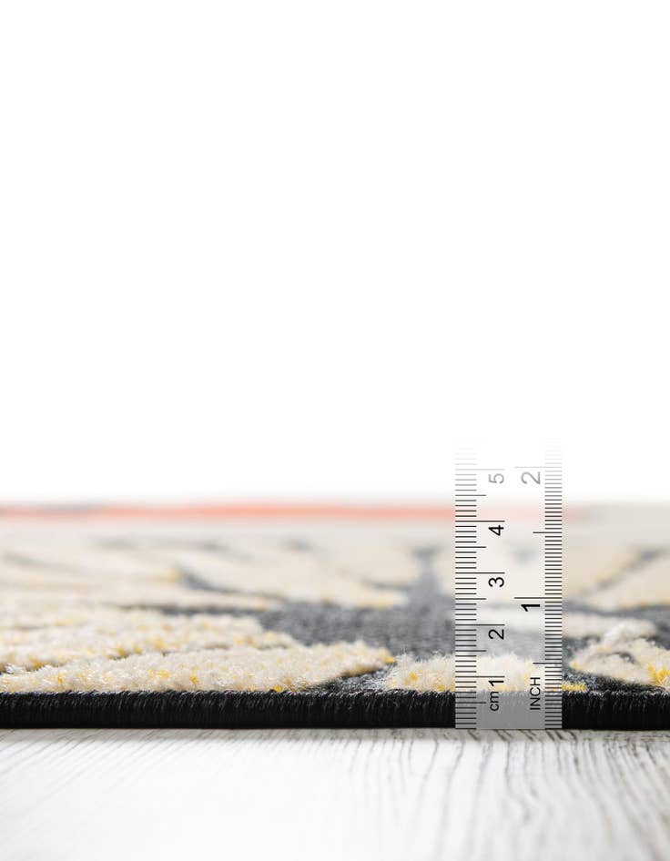 Detail image of 7' 10 x 7' 10 Easy-Clean Casablanca Indoor / Outdoor Round Rug