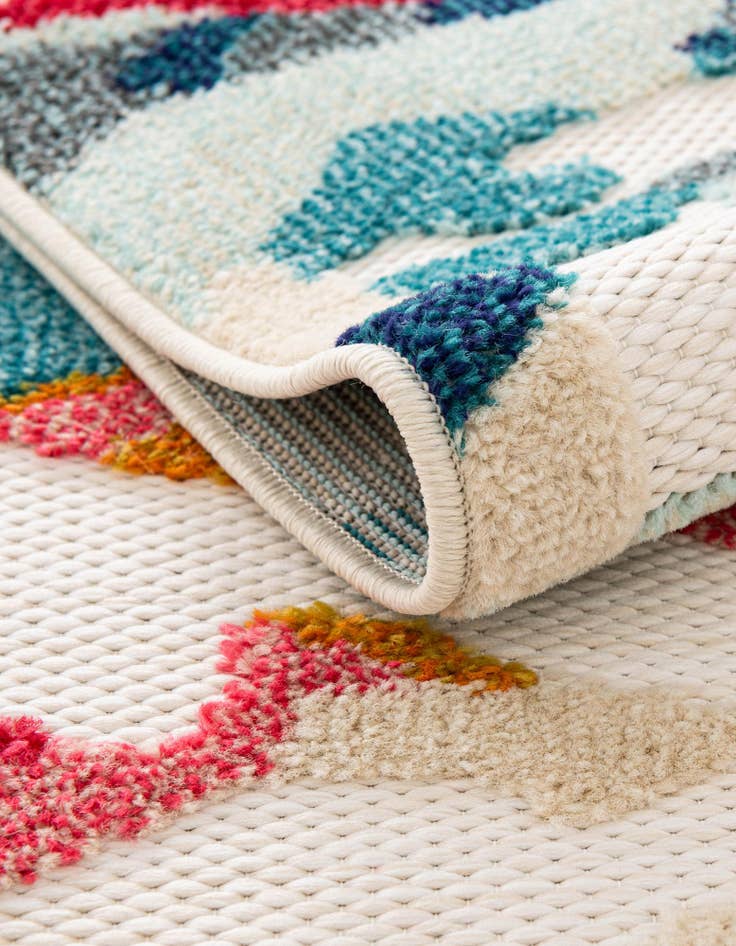 Detail image of 7' 10 x 7' 10  Washable Casablanca Indoor / Outdoor Round Rug