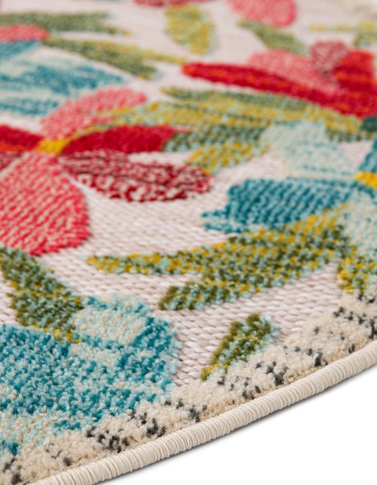 Detail image of 3' x 3' Easy-Clean Casablanca Indoor / Outdoor Round Rug