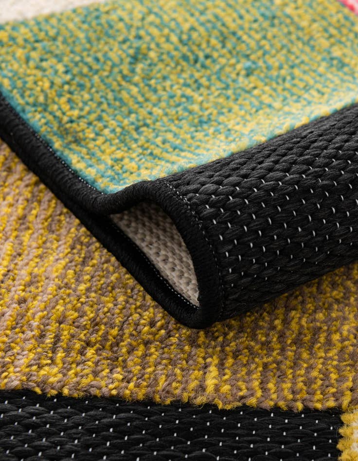 Detail image of 7' 10 x 7' 10 Easy-Clean Casablanca Indoor / Outdoor Round Rug