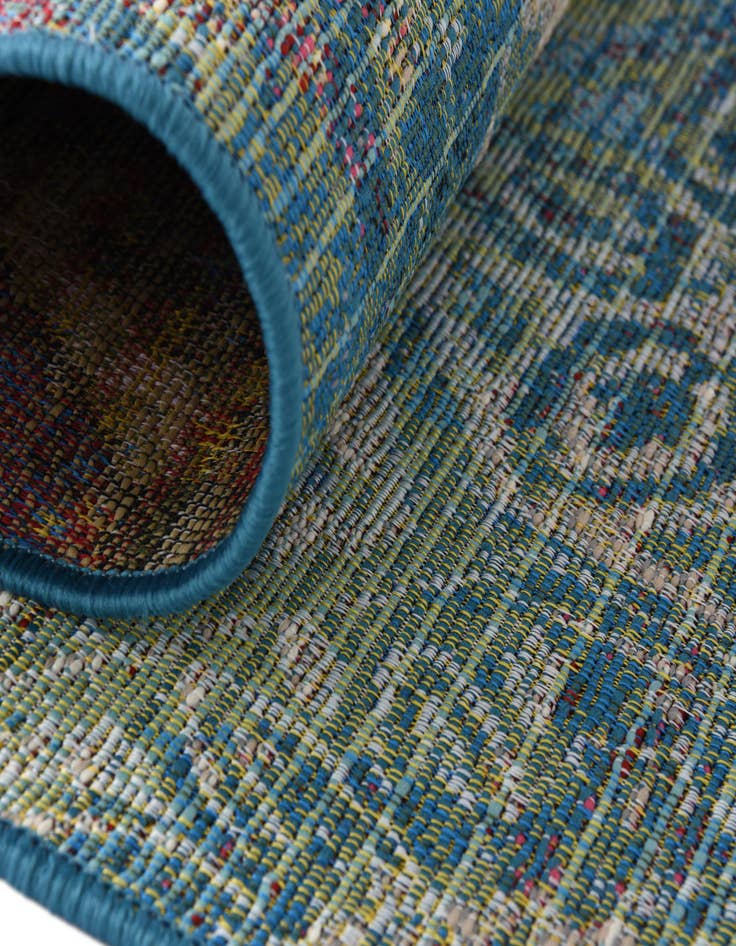 Detail image of 7' 10 x 7' 10  Washable Coastal Indoor / Outdoor Round Rug