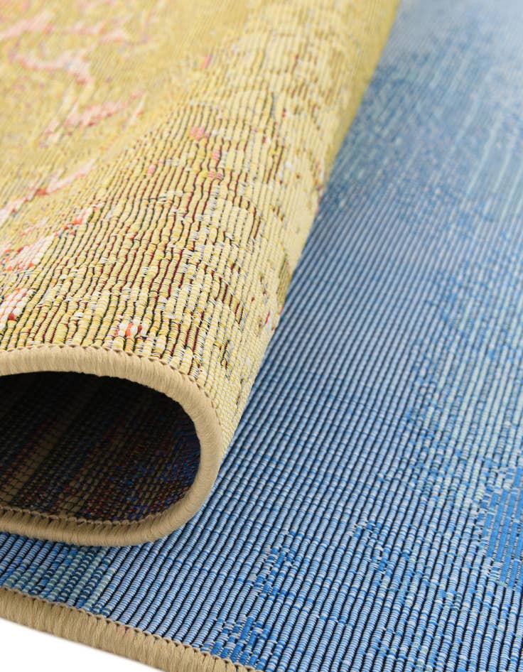 Detail image of 7' 10 x 7' 10 Easy-Clean Coastal Indoor / Outdoor Round Rug