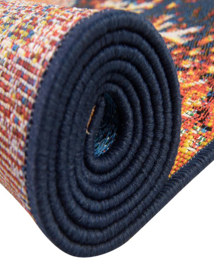 Detail image of 7' 10 x 7' 10  Washable Coastal Indoor / Outdoor Round Rug