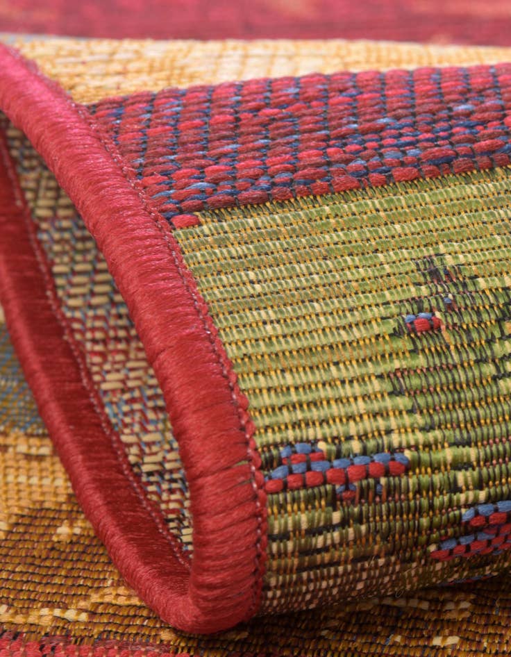 Detail image of 12' x 12' Easy-Clean Modern Indoor / Outdoor Round Rug