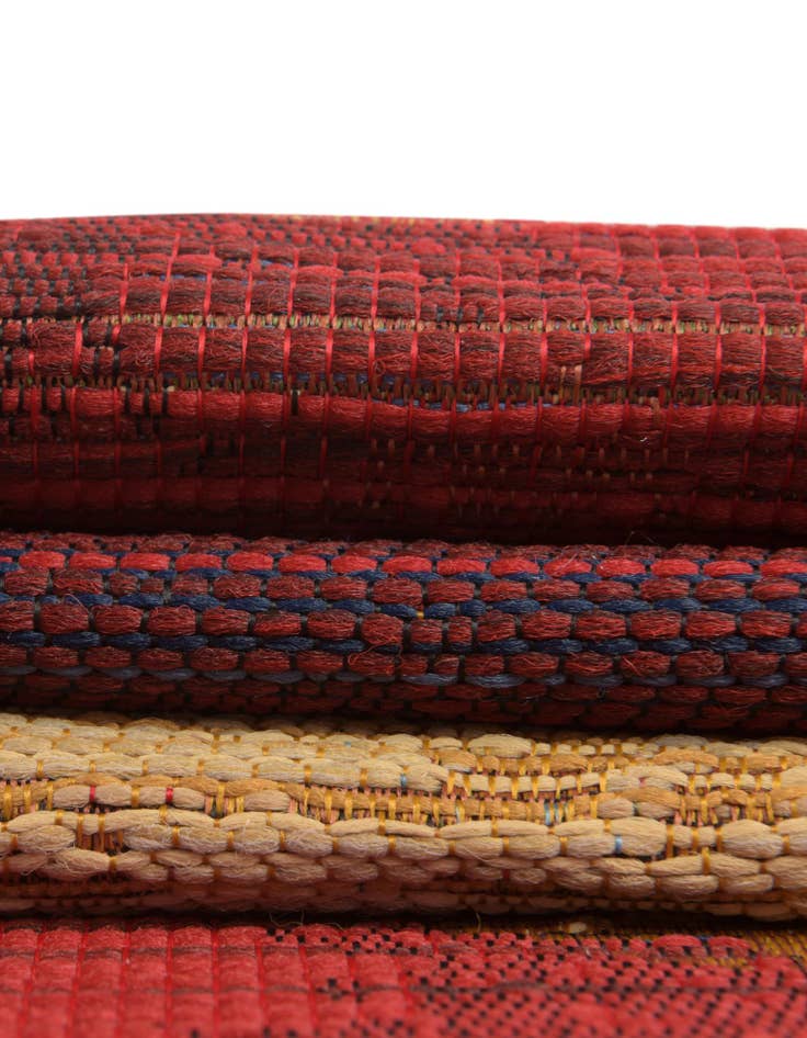 Detail image of 12' x 12' Easy-Clean Modern Indoor / Outdoor Round Rug