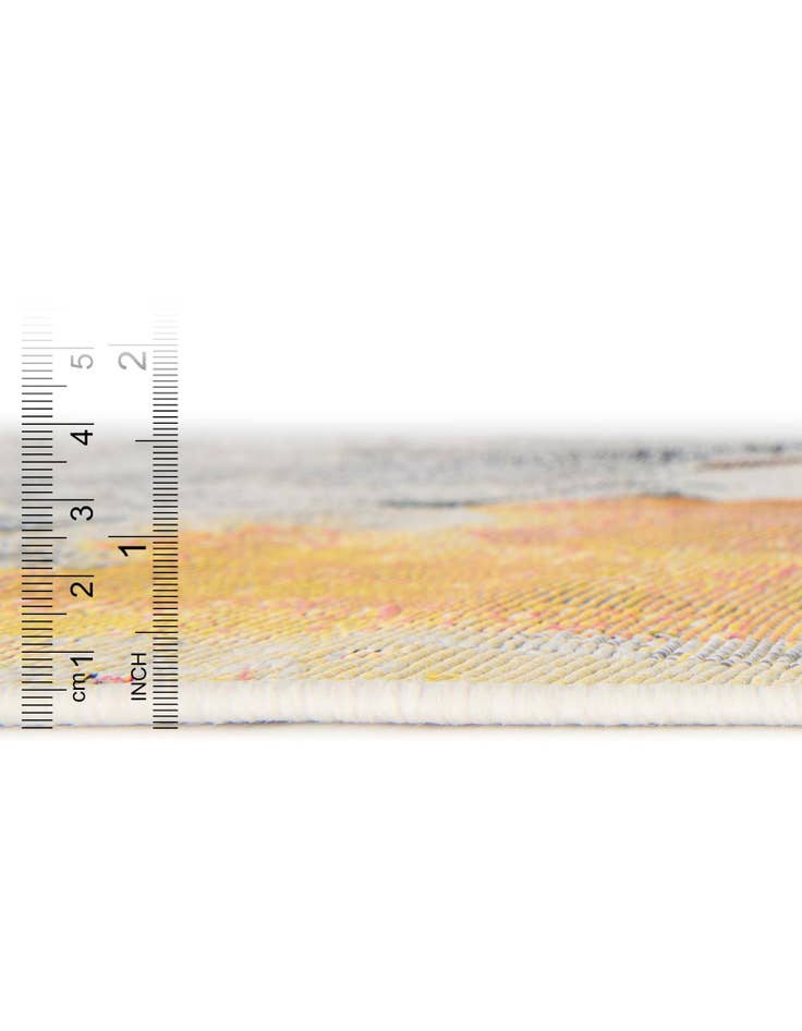 Detail image of 7' 10 x 7' 10 Easy-Clean Modern Indoor / Outdoor Round Rug