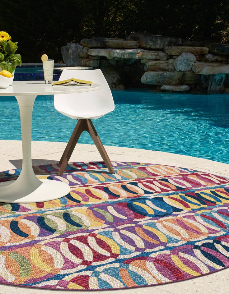 Detail image of  7' 10 x 7' 10  Washable Modern Indoor / Outdoor Round Rug