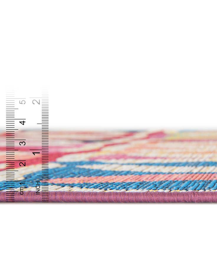 Detail image of  7' 10 x 7' 10  Washable Modern Indoor / Outdoor Round Rug