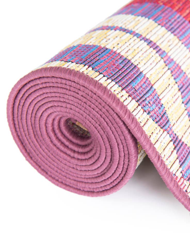 Detail image of  7' 10 x 7' 10  Washable Modern Indoor / Outdoor Round Rug